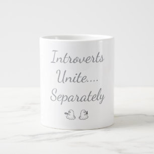 Introverte verenigen zich apart spoken grote koffiekop