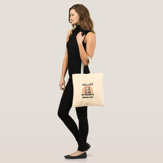 "Introverted But Willing to Discuss Cats" Tote Bag (Voorkant (model))