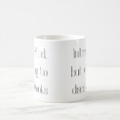 Introverted, maar bereid om de mok van boeken te b (Center)