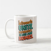 Introverten verenigen zich... In onze eigen huizen Koffiemok (Links)