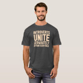 INTROVERTS EENVOUDIG. En in je eigen huis T-shirt (Voorkant volledig)