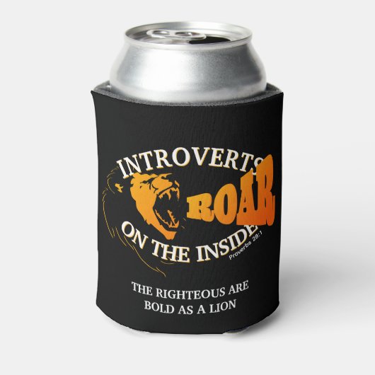 INTROVERTS ROAR OP DE BINNENZIJDE Introverted Clas Blikjeskoeler (Blikje Achterkant)