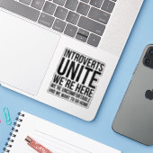 Introverts Unite Sticker (Laptop met iPhone)