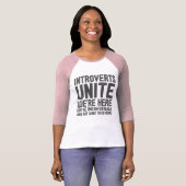 INTROVERTS UNITE We zijn hier ongemakkelijk... T-shirt (Voorkant volledig)