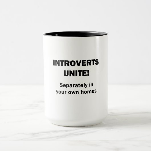 Introverts verenigen. mok (Midden)
