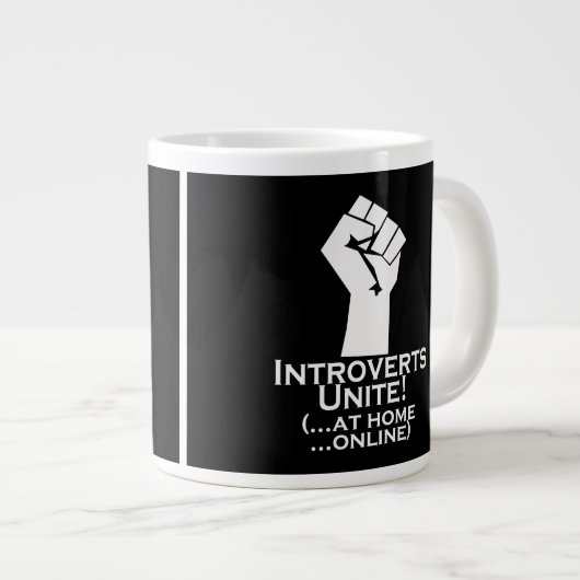 Introverts verenigen, thuis, online, grappig grote koffiekop (Voorkant rechts)