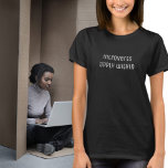Introverts zijn van toepassing binnen Funny Quote  T-shirt<br><div class="desc">Een spin op het McDonald's bord voor introverte mensen die thuis werken. Gebruiksvriendelijke sjabloon als u dit wilt wijzigen of toevoegen. Eenvoudig zwart-wit ontwerp.</div>