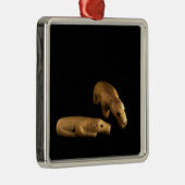 Inuit polaire beren, 14e tot 15e eeuw metalen ornament (Rechts)