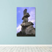 Inukshuk, Northwest Territories, Canada Canvas Afdruk (Insitu (Houten vloer))