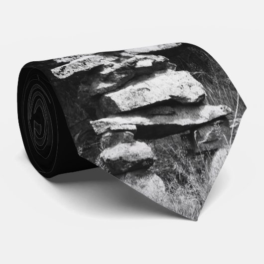 Inukshuk Stands Strong Stropdas (Opgerold)