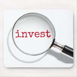 Investeer tekst onder de Muismat van vergrootglas