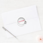 Investeer tekst onder vergrootglas ronde sticker (Envelop)