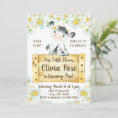 Invitación Cow and daisies girl 1st first birthday Kaart (Staand voorkant)