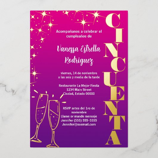 Invitación Español 50 cumpleaños rosa y morado Folie Uitnodiging (Voorkant)