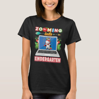 Inzoomen op virtueel eenhoorn kind kleuterklas t-shirt