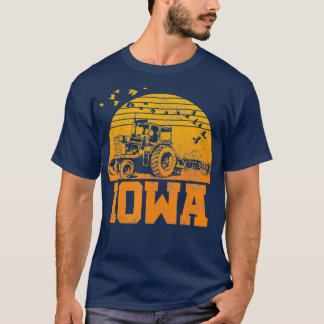 Iowa  Retro Tractor Farmer Cadeft T-shirt
