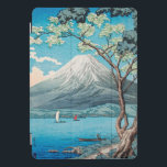 iPAD CASE - Mt. Fuji uit het meer van Yamanaka iPad Pro Cover<br><div class="desc">Deze iPad Case is voorzien van een kleurrijke Japanse illustratie van "Mount Fuji van Lake Yamanaka" door Hiroaki Takahashi (1871-1945). Dit afbeelding KAN NIET worden verwijderd, maar kan een beetje omhoog of omlaag worden verplaatst om het gewenste uitzicht te bereiken. Personaliseer met aangepaste tekst in de keuze van het lettertype,...</div>
