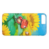 iPhone 7 hoesje Sleepy Ladybug in Zonnebloemen (Achterkant (Horizontaal))
