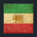Iran Vlag Leeuw En Zon Shah van Iran Vlag Magneet<br><div class="desc">Magneet met de populaire voormalige Iraanse Leeuw en Zon embleem vlag (vlag van de Shah van Iran) die tussen 1925-1979 in gebruik was in vintage gedistroyeerde grunge oude stijl ontwerp. Dit gekraste ontwerp toont de oude Iraanse vlag in retro vintage stijl. Deze staatsvlag en vaandel van de constitutionele monarchie van...</div>