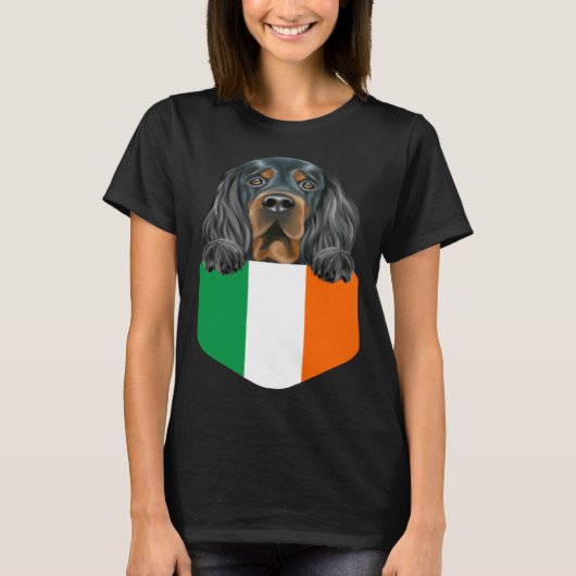 Ireland Flag Gordon Setter Dog In Pocket T-shirt (Voorkant)
