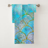 Iridescent Blue Shimmer Mermaid Scales Bad Handdoek (Insitu)