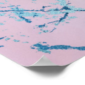 Iridescent Marble | Trendy Holografisch Blauw Roze Poster (Hoek)