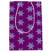 Iridescent sneeuwvlok op amethyst-paars medium cadeauzakje (Voorkant)