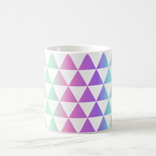 Iridescent Triangles Pattern Monogram Mok (Center)