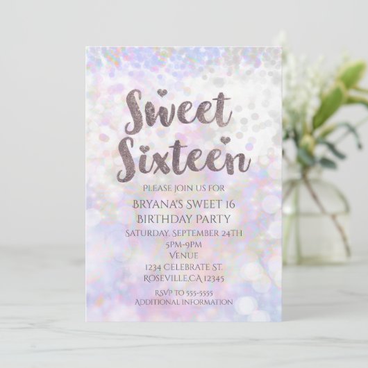 Iridescent White Sparkle Sweet 16 Party Uitnodigin Kaart (Staand voorkant)