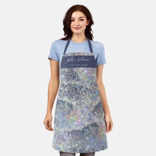 Iridescent zilverglitter-schoonheidsspecialist schort (Gedragen)
