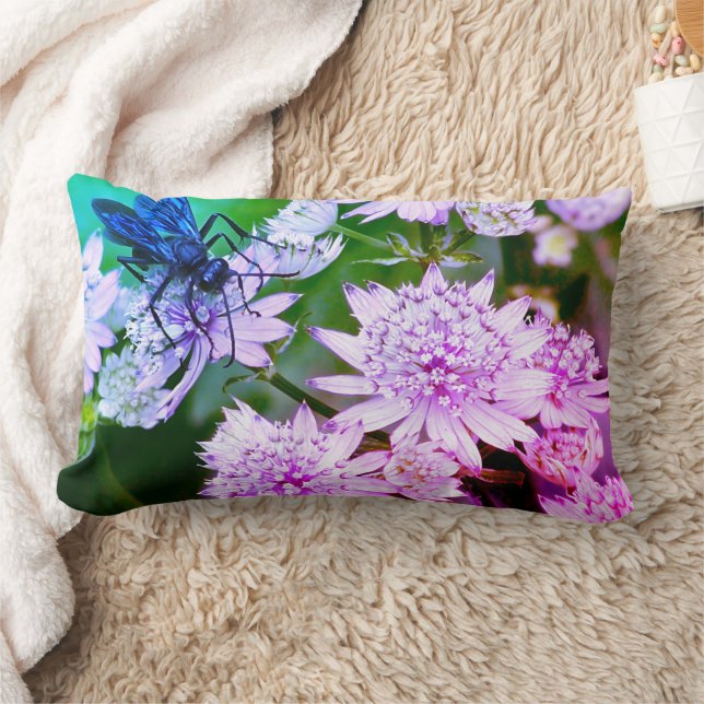 Iridiserende Wesp Op Bloemen Kunst Kussen (Deken)