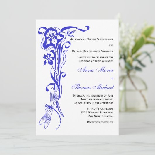 Iris & Dragonfly Royal Blue Wedding Invitation Kaart (Staand voorkant)