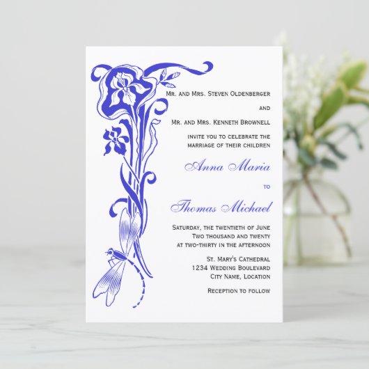Iris & Dragonfly Royal Blue Wedding Invitation Kaart (Staand voorkant)