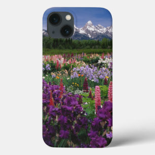 Iris en Lupine garden en Teton Range; iPhone 13 Hoesje