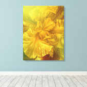 Iris inwendige schoonheid, warm geel tekencanvas a canvas afdruk (Insitu (Houten vloer))