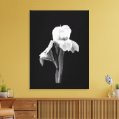 'Iris met regendruppels' Ingepakt canvasprint Canvas Afdruk (Insitu (Woonkamer))