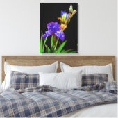 Iris op zwart glad canvas afdruk (Insitu (Slaapkamer))