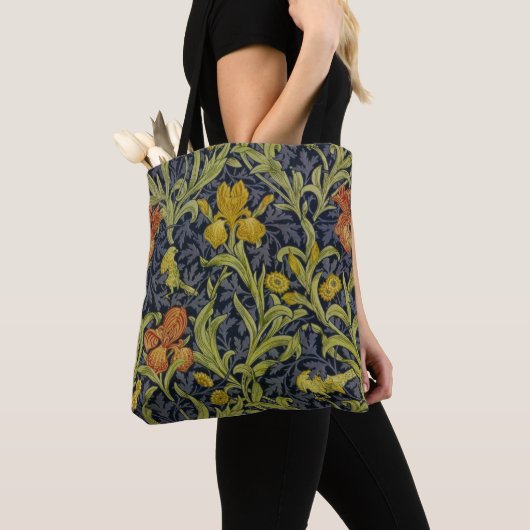 Iris Pattern (door William Morris) Tote Bag (Dichtbij)