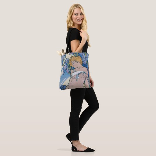 Iris (vier bloemen), Alphonse Mucha Tote Bag (Op model)