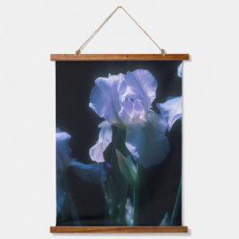 Irisbloemen in de schemering hangend wandkleed