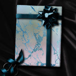 iriserend marmer | Trendy Faux Holo Blauw Roze Cadeaupapier<br><div class="desc">Ideaal voor DIY-vormgeving, cadeauverpakking en ontkoppeling van meubilair! Luxurieuze gedempte ijdelheid hologram marmer textuur in een faux metallic ombre dusty blue, mint green, roze en lavender paarse waterverven. Deze vrouwelijke, handbeschilderde gradiënt voegt de perfecte pop van kleur toe. Vanuit het collectie "Moderne Waterverf marbles" biedt dit ontwerp abstracte vloeistofdraden die...</div>