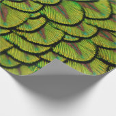Iriserende groene gele pauwenstaartveren cadeaupapier (Hoek)