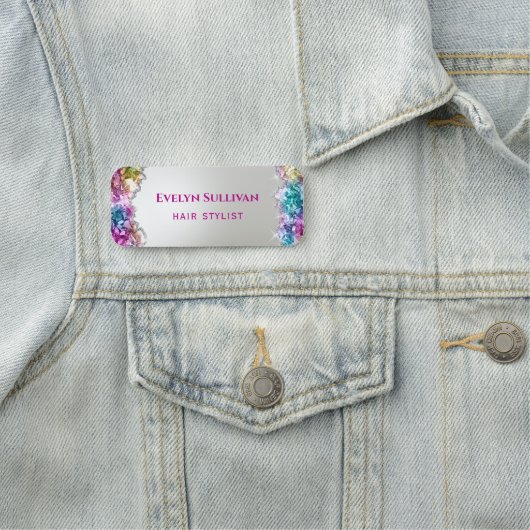 Iriserende kristallen naamplaatje (In situ)