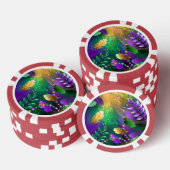 Iriserende mardi gras achtergrond met kralen poker chips (Opstapeling)