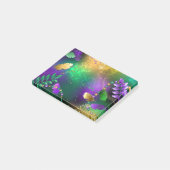Iriserende mardi gras achtergrond met kralen post-it® notes (Schuin)