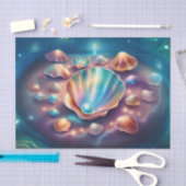 Iriserende parel in een Shell Decoupage Tissue Tissuepapier (Craft)