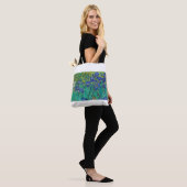 Irises van Vincent van Gogh Tote Bag (Op model)