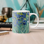 Irises | Vincent Van Gogh Koffiemok<br><div class="desc">Irises (1889) van de Nederlandse postimpressionist Vincent Van Gogh. Origineel landschapsschilderij is een olie op het canvas met een tuin van bloeiende irisbloemen. Gebruik de ontwerphulpmiddelen om douanetekst toe te voegen of het afbeelding te personaliseren.</div>
