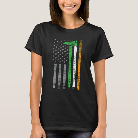Irish American US Flag Firefighter Axe Fire St Pat T-shirt (Voorkant)