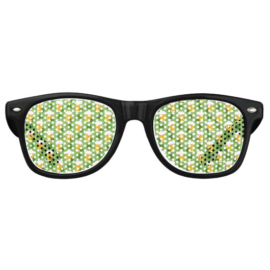 Irish Beer Mok met Shamrock Clover Pattern Retro Zonnebril (Voorkant)